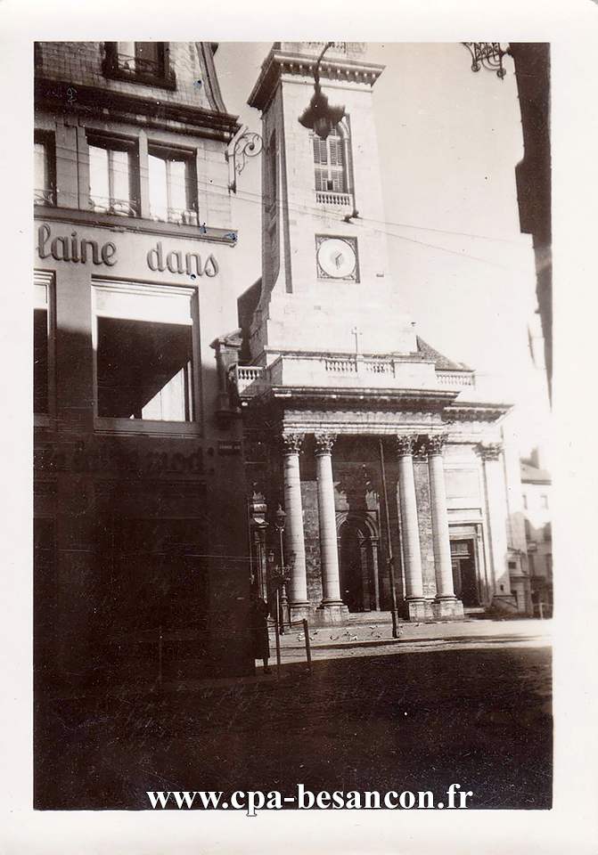 BESANÇON - La place St Pierre et l église - années 1940